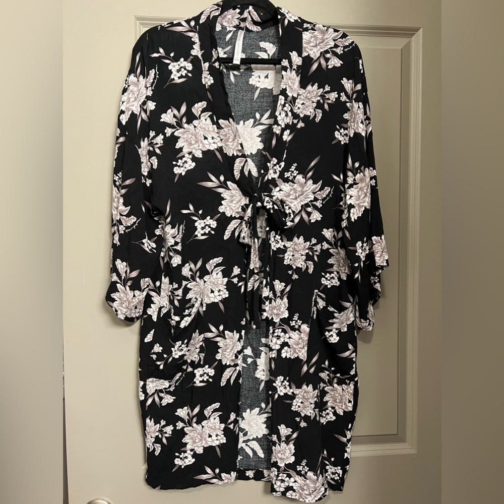 Spiritual Gangster Black Floral Maya Kimono